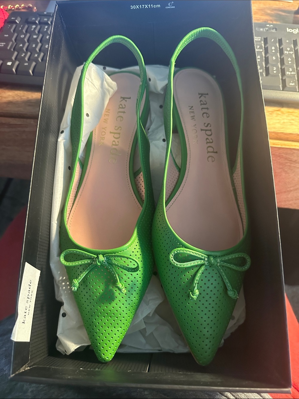 kate spade Veronica Nappa Flats in Green. NIB
